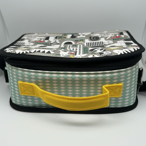 Petit Collage‎ Insulated Eco-Friendly Animal Print Lunch Box with Strap - Picture 6 of 13